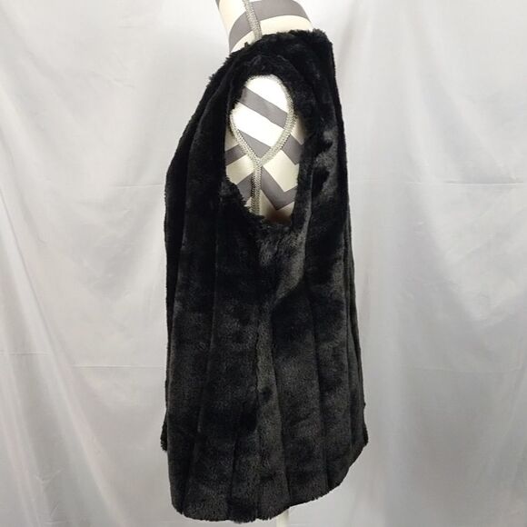 Chaus Faux Fur Vest  - Picture 3 of 7